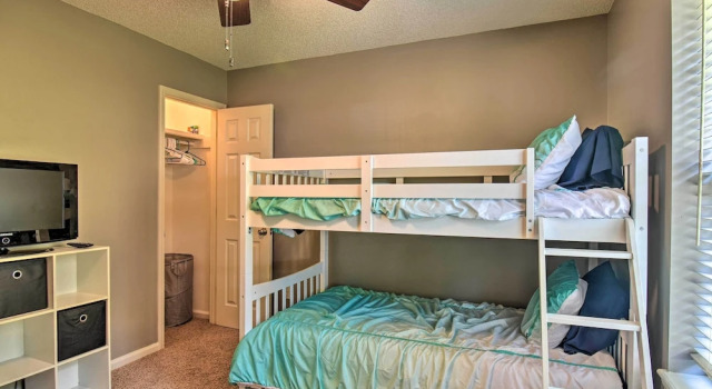 Коттедж Lakefront Home w/ Private Dock in Hot Springs!