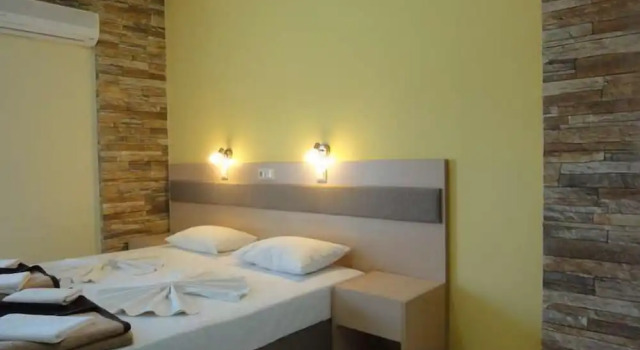 Albatros Studios & Apartments