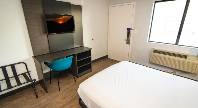 Motel 6 Lakeland, FL