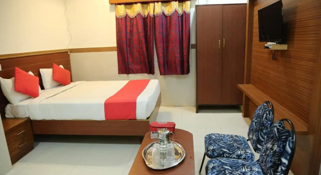 OYO 23687 Kumaran Millennium Residency, Забронировать Отель Отели штата Тамилнада с бассейном, Бассейн