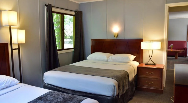 Delton Oaks Resort, Rezerwuj Ośrodek wypoczynkowy Hotele resortowe w The Dells, Ośrodek wypoczynkowy