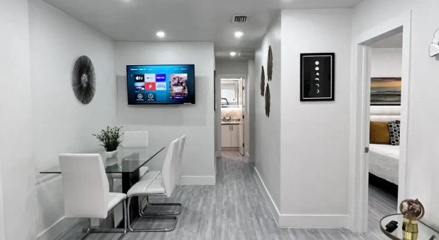 Апартаменты ??stylish 2 Bedrooms Apartment By Miami Airport