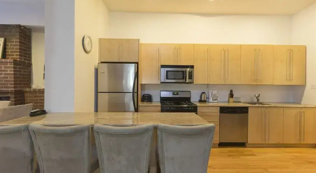 Spacious 2 Bedroom in Times Square - West 46 Street - SFU 45729, Забронировать Отель Нью-Йорк Нью-Йоркская агломерация, рядом с Театр «Лант-Фонтэнн»