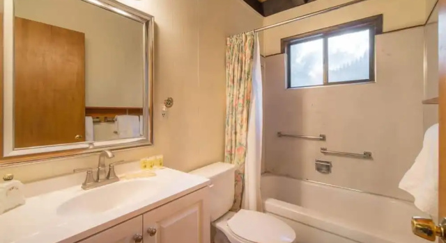 Коттедж с 6 комнатами Musketeer by Avantstay Family Friendly Home In Tahoe Swiss Village!