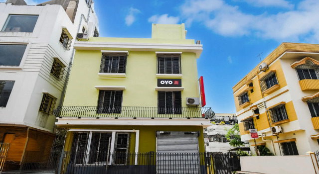 Hotel O Shivam Regency Near Acropolis Mall