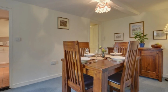 Lew Quarry Cottage