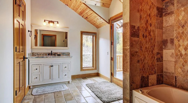 Woodland Lodge at Ruby Ranch, Book Hotel Hoteller i Silverthorne med parkering, Parkering