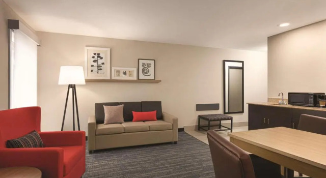 Люкс Country Inn & Suites by Radisson, Dunn I-95
