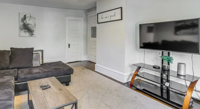 2 Mi to Dtwn! Walkable Minneapolis Apt w/ Deck, 预订 公寓 明尼阿波利斯 Twin Cities