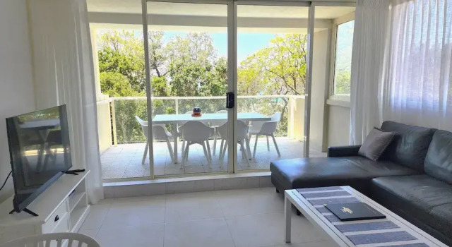 Номер Standard с 2 комнатами с балконом и с видом на сад 84 The Spit Holiday Apartments