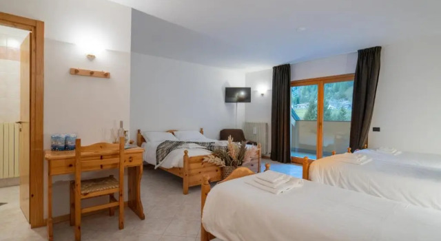 Семейный номер Standard с видом на горы Hotel Fior di Roccia Valmalenco