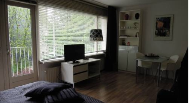 Cute Flat, Забронировать Отель Отели Южной Голландии с парковкой, Парковка