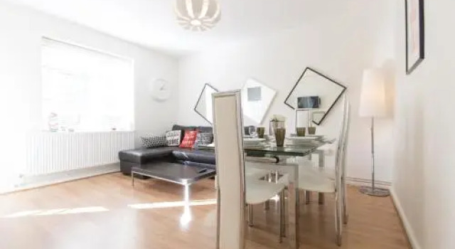 3 Bed Apartment Zone 1 Central London, Varaa Huoneisto Asunnot kohteessa Merseyside, Huoneisto