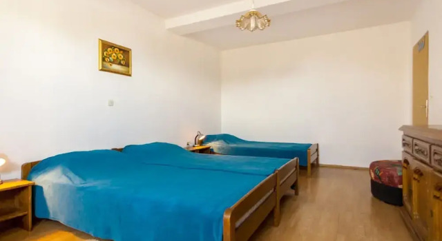 Apartment in Malinska With Terrace, Rezerwuj Apartament Hotele w Kvarner Islands z parkingiem, Parking