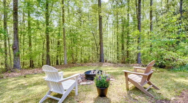 Апартаменты 2 Mi to Toccoa Falls: Cozy Getaway w/ Yard!