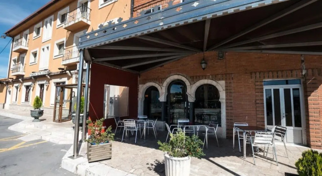 Hotel Restaurante El Castillo De Olmillos, Buchen Sie Hotel Sasamon Kastilien-León