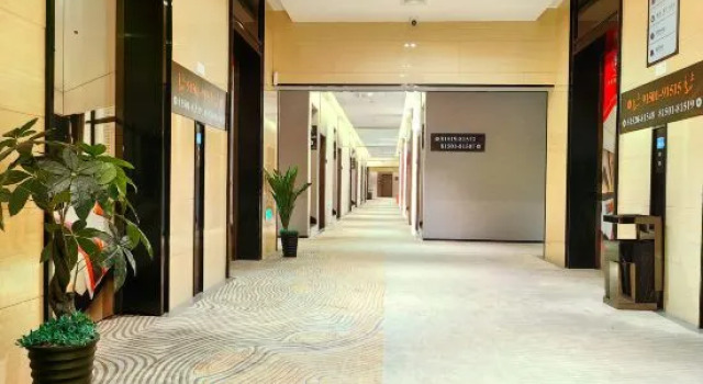 Yongjiang Holiday Hotel+ (Nanning East Railway Station)