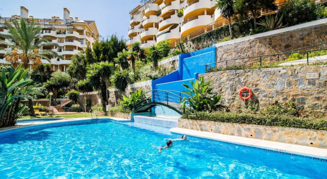 SAA-Great 2 bed apt 10 min walk to Puerto Banus, Забронировать Отель Отели Марбелья 3 звезды, рядом с Playas del Duque, 3*