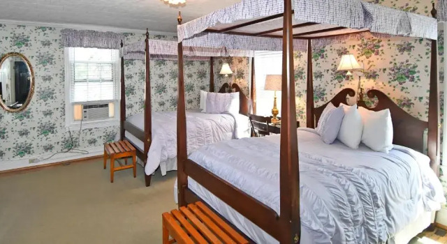 Четырёхместный люкс The Country Inn of Berkeley Springs