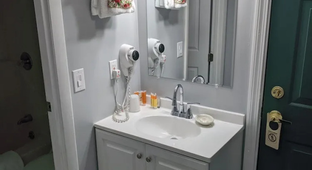 Люкс Standard Eastern Inn & Suites