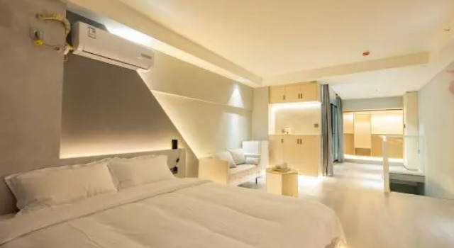Люкс Comfort Guiyang Wojuju B&B (R&F Xintiandi Branch)