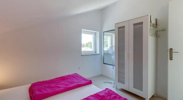 Apartment Karin, Prenota Appartamento Hotel a Isole Quarnerine con parcheggio, Parcheggio