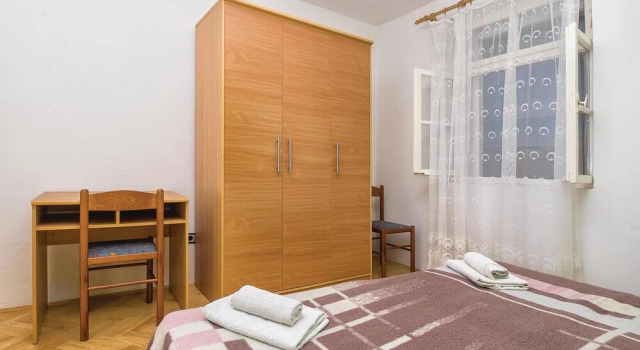 Stunning Home in Lokva Rogoznica With Wifi and 1 Bedrooms, Rezerwuj Hotel Hotele w Split-Dalmatia County z parkingiem, Parking