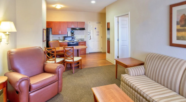 Люкс Candlewood Suites Fort Stockton by IHG