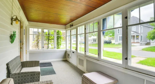 Walk to St Lawrence River: Clayton Apt w/ Porch!, Book Feriehus Clayton New York State