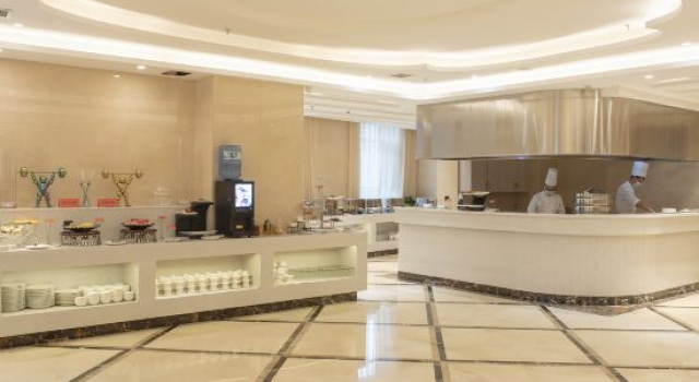 Vienna International Hotel (Korla Qilin Bridge store), Rezerwuj Hotel Hotele w Korla z parkingiem, Parking