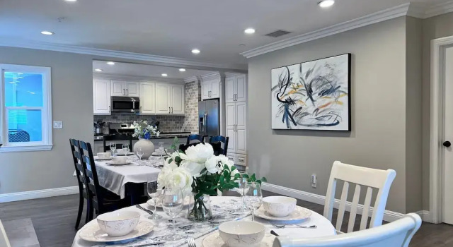 Stunning 8 bedroom 6 bathroom Pool Home