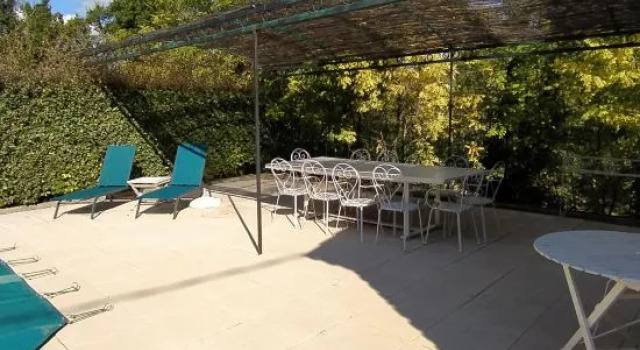 Villa Les Carlets, Забронировать Вилла Отели Люберон 3 звезды, 3*