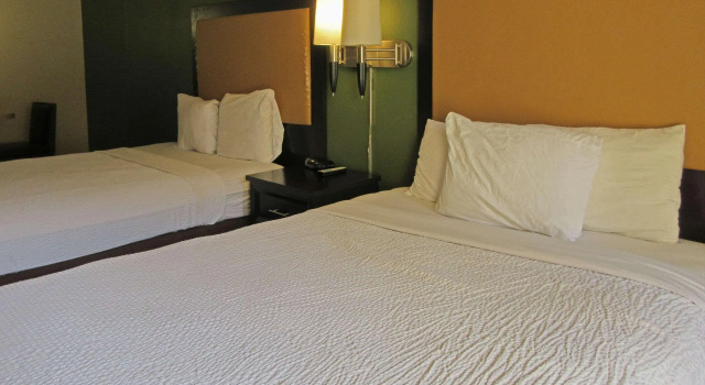 Suburban Studios Raleigh - Crabtree Valley, Забронировать Отель Роли Raleigh-Durham Metropolitan Area