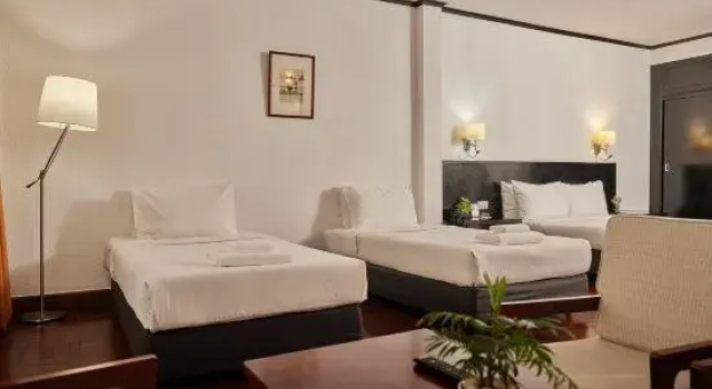 Четырёхместный семейный номер Standard Le Charme Vientiane Hotel
