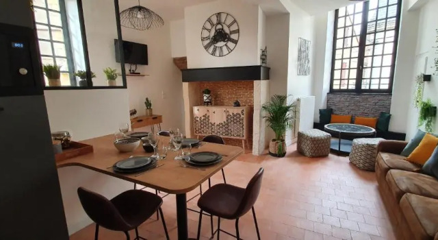 Апартаменты Appartement Duplex au Coeur du Centre Historique