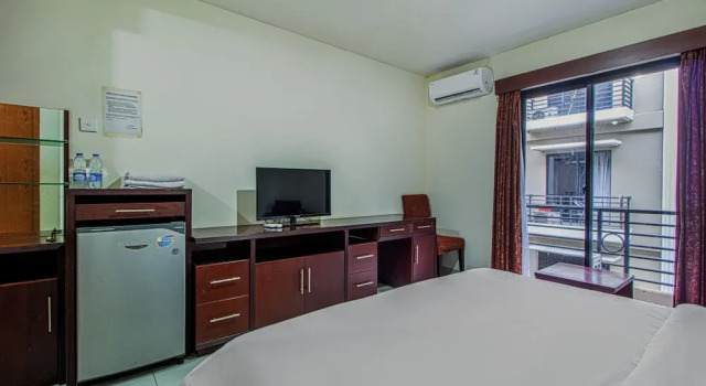 Suite Plaza 68 Residence