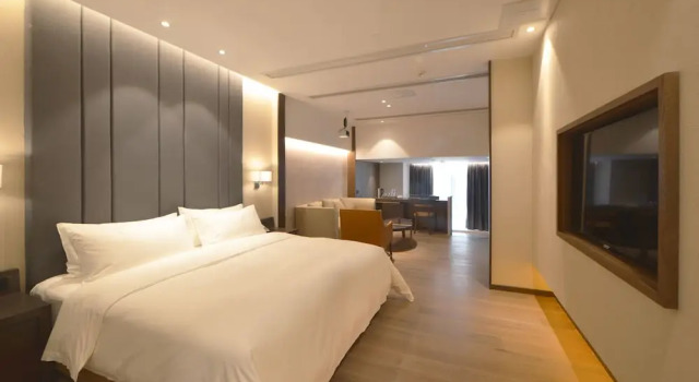 Люкс Luxury KuanRong Luxury Suites Hotel - Daping Times Square