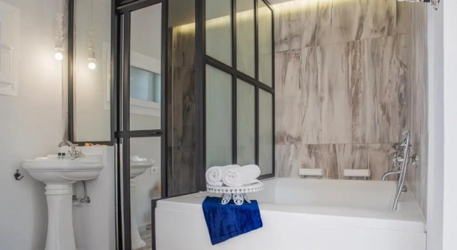Трёхместный полулюкс Stella Maria Hotel & Suites