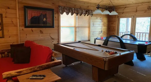 Номер Standard 5 O' Clock Somewhere 3 Bedroom Cabin by RedAwning