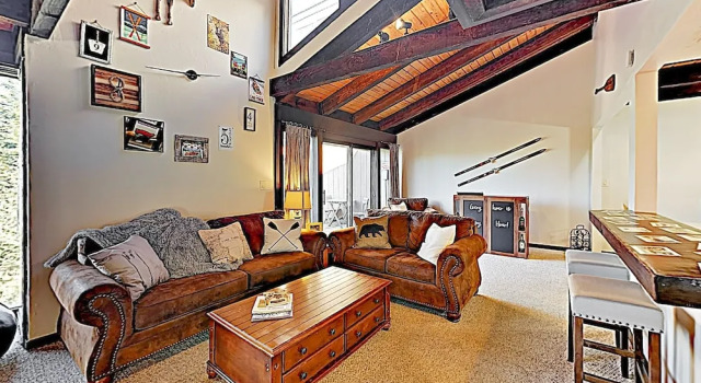 New Listing! Mountain-View Townhome w/ Hot Tub townhouse, Đặt Khách sạn Kingsbury Hoa Kỳ