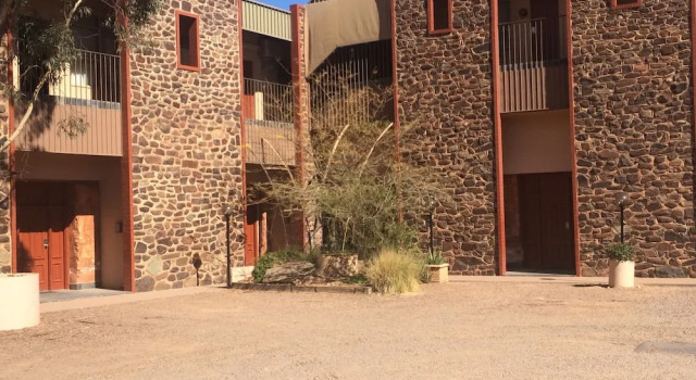 Номер Standard Desert Cave Hotel