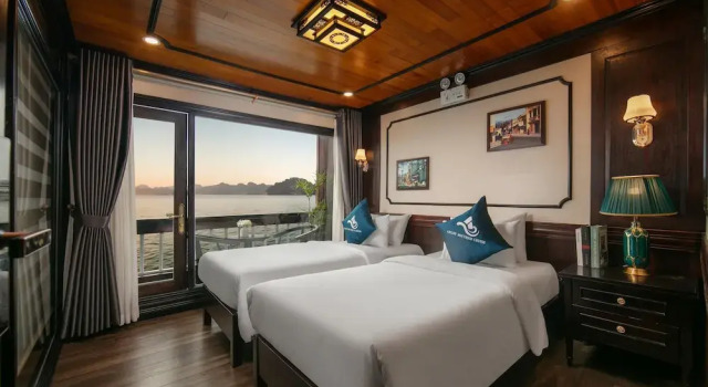 Двухместный полулюкс с балконом и с видом на океан Arcady Boutique Cruise