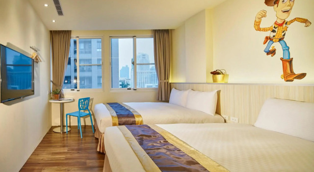 M Hotel, Забронировать Отель Отели Гаосюн 3 звезды, рядом с Yuansu Yujhu Shopping Area, 3*
