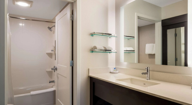 Четырёхместный люкс с 2 комнатами Sonesta ES Suites Parsippany Morris Plains