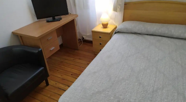 Hostal Bayón, Забронировать Отель Леон Кастилия и Леон, рядом с Музей современного искусства