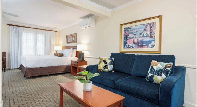 Полулюкс Brisas Del Mar Inn at the Beach