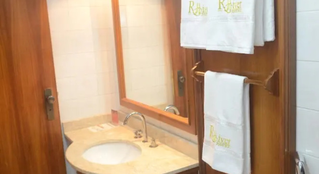 Номер Luxury River Hotel