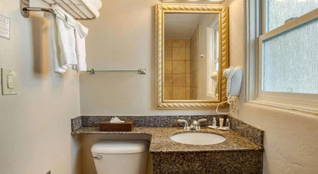 Четырёхместный номер Deluxe Comfort Inn San Diego Airport At The Harbor
