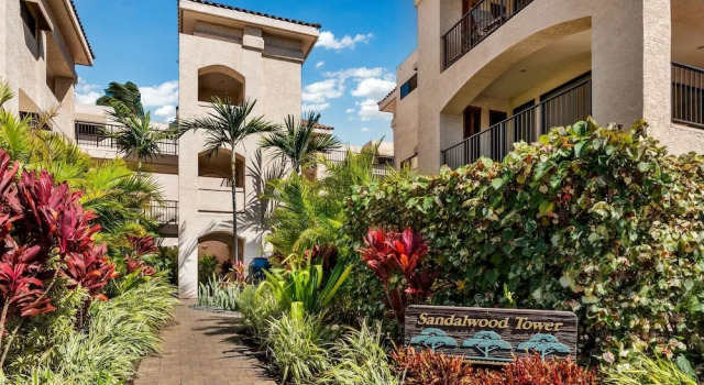 Big Island Waikoloa Shores by Coldwell Banker Island Vacations