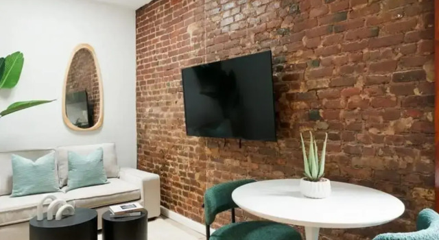 Апартаменты 153-5a Charming 2BR LES W D